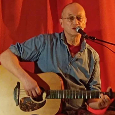 marc-vermeulen-chanson-voix-guitare-texte-parole-sculpture-atelier-sculpture-argile-orp-jauche